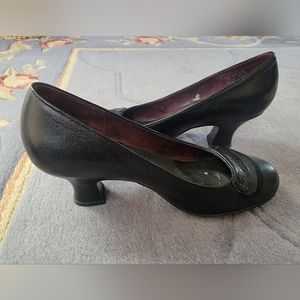 Indigo by Clarks vintage-inspired pumps